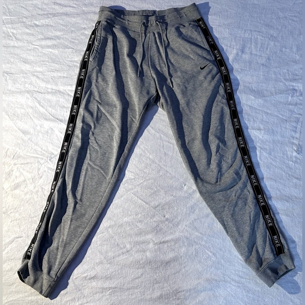 Selling gray nike sweats